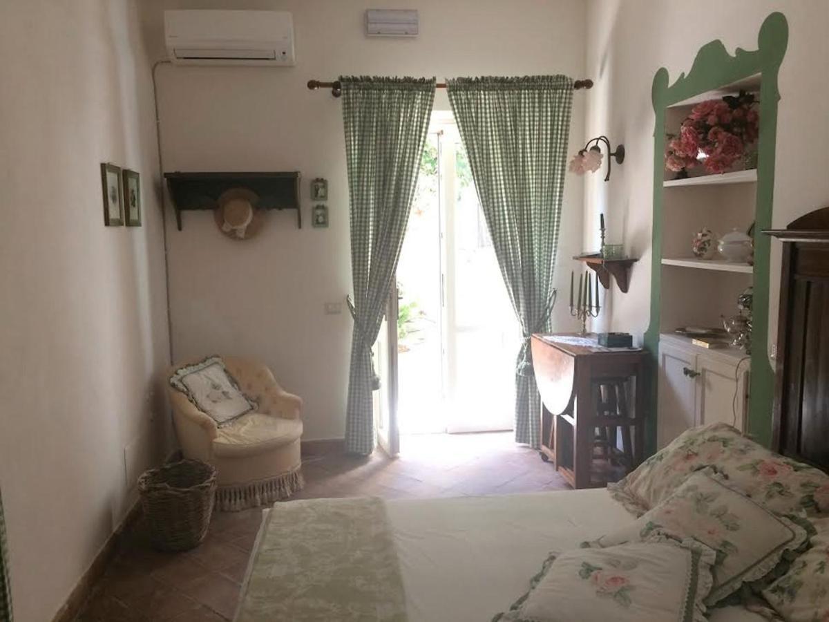 B&B Del Giglio Чефалу Екстериор снимка